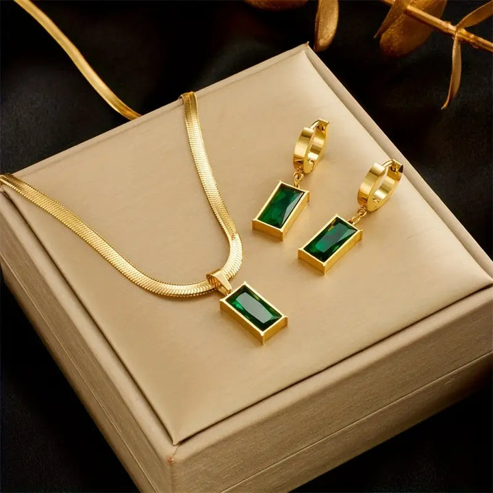 Elegant gold necklace with moon and zirconia