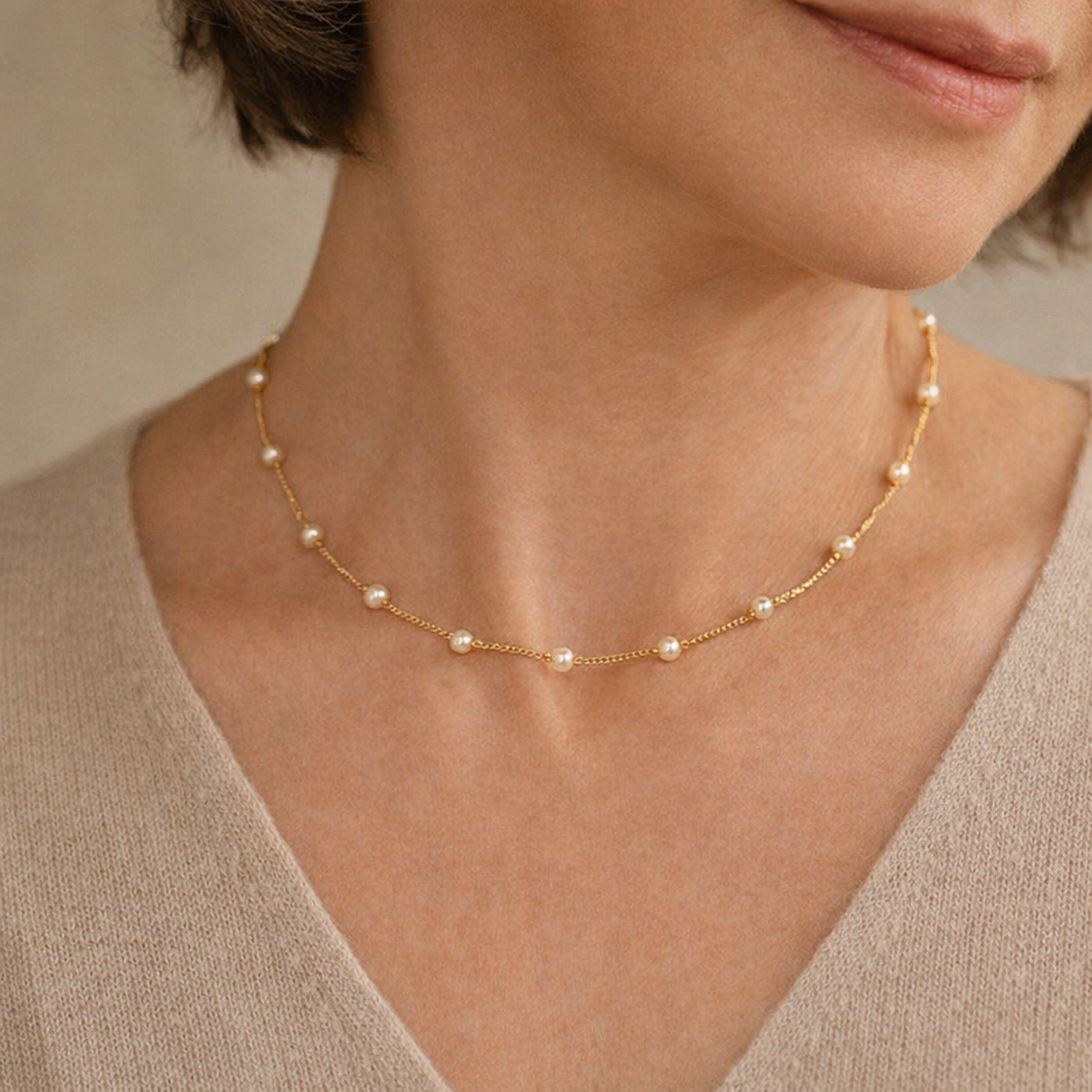 Minimalist Gold Necklace with Subtle Zirconia Stones