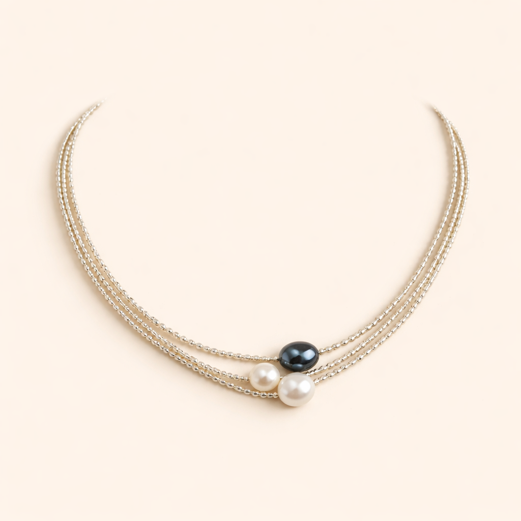Elegant necklace of natural pearls