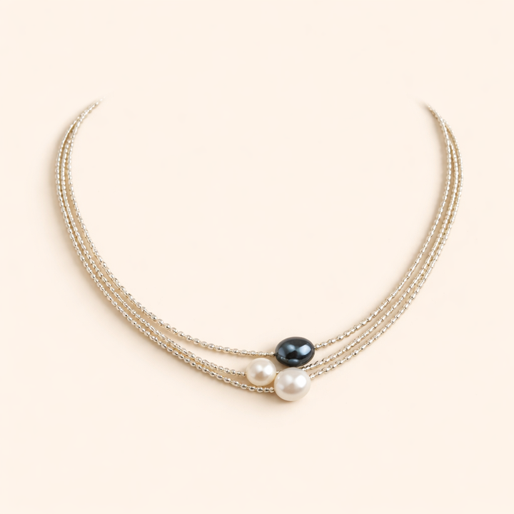 Elegant necklace of natural pearls