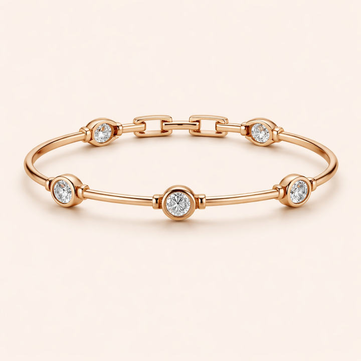 Refined gold bracelet with zirconia details