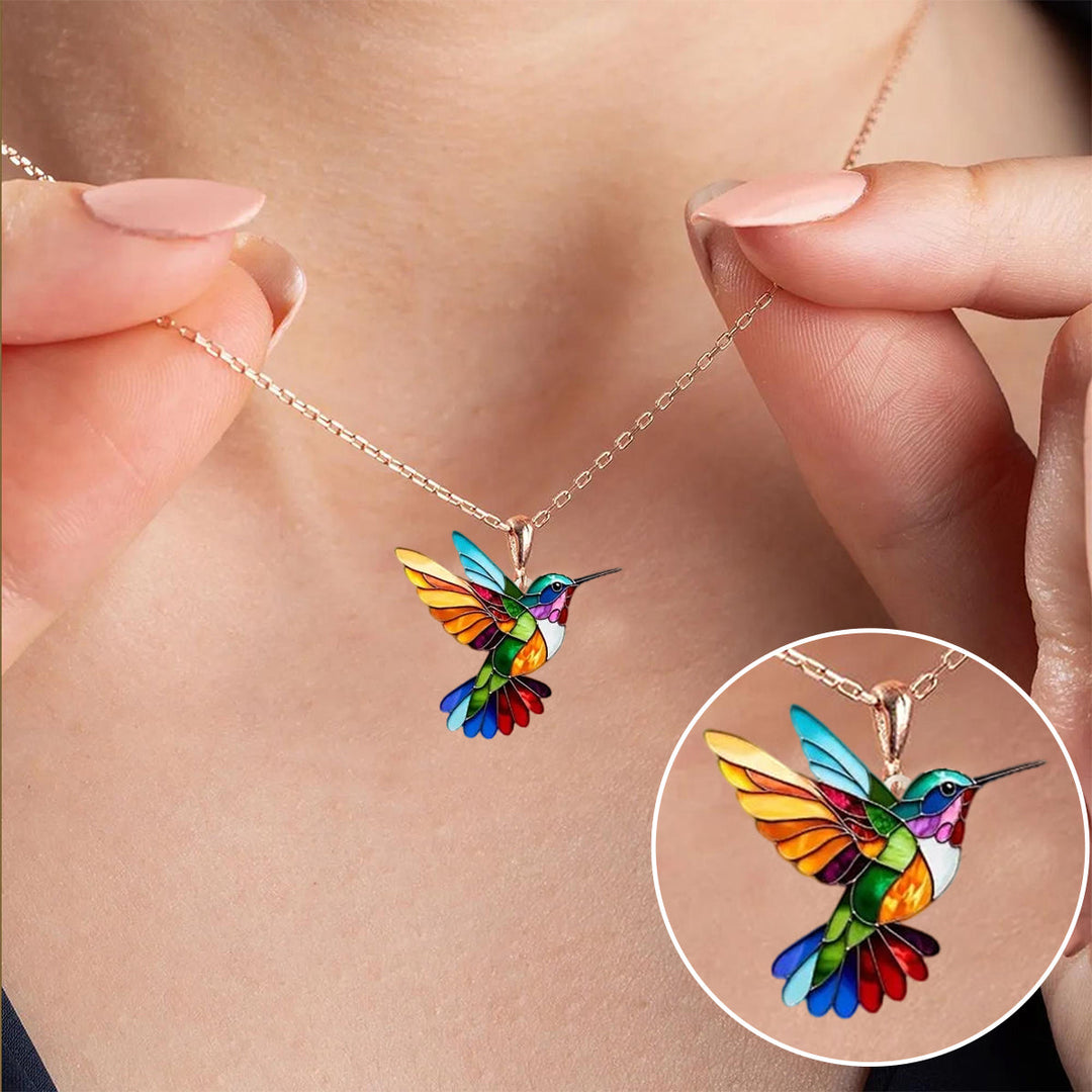 Elegant silver necklace with hummingbird design