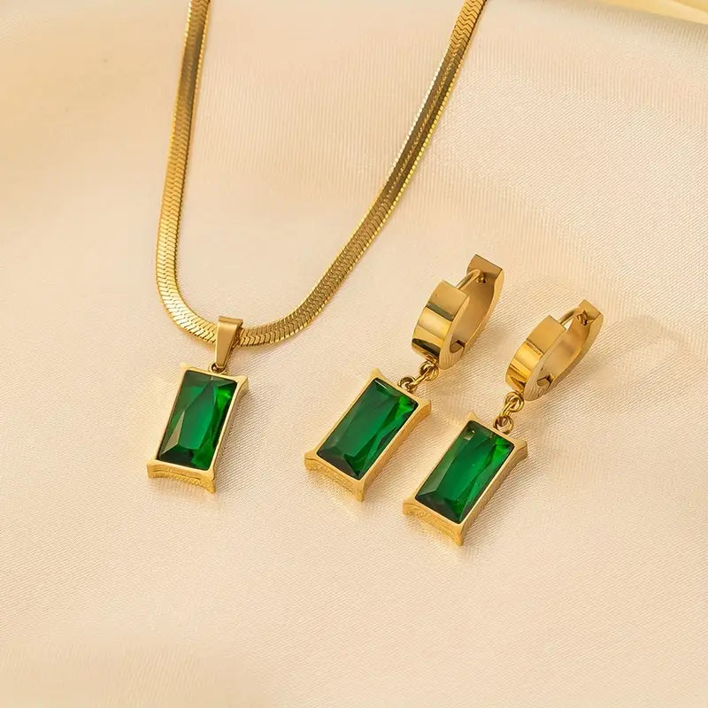 Elegant gold necklace with moon and zirconia