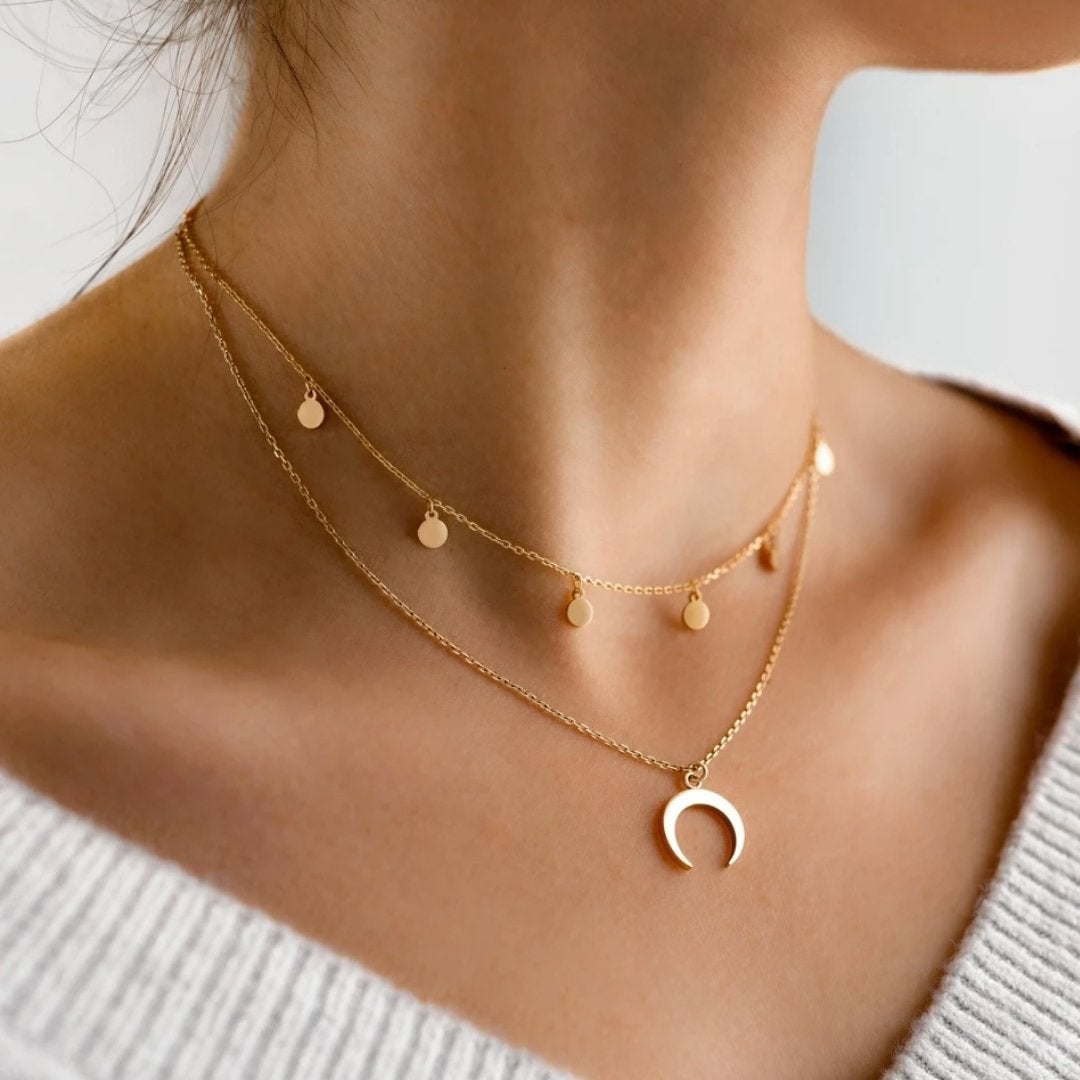 Luna | Elegant necklace with delicate moon motif