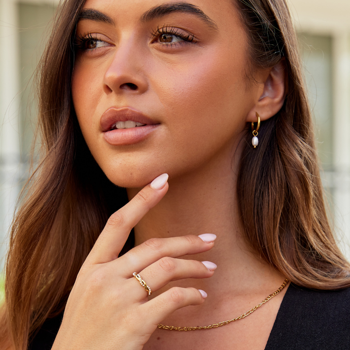Bella Pearl Earrings