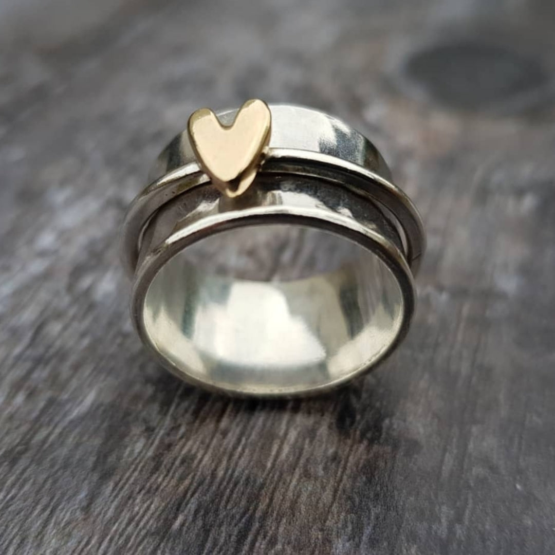 Elegant silver ring with heart