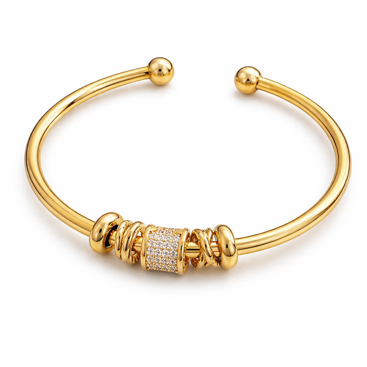 Luna | Elegant adjustable bracelet with sophisticated gold charms