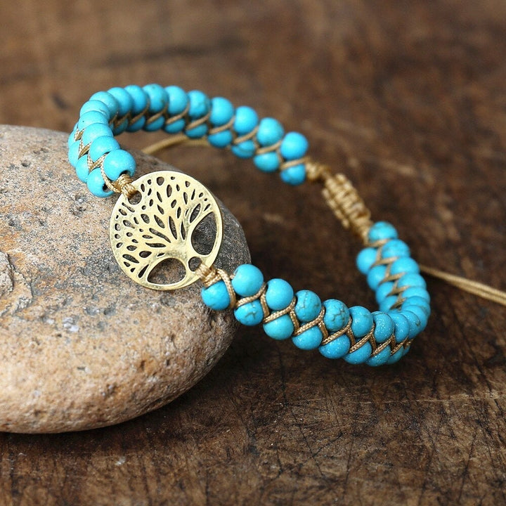 Minimalist silver bracelet with turquoise stone