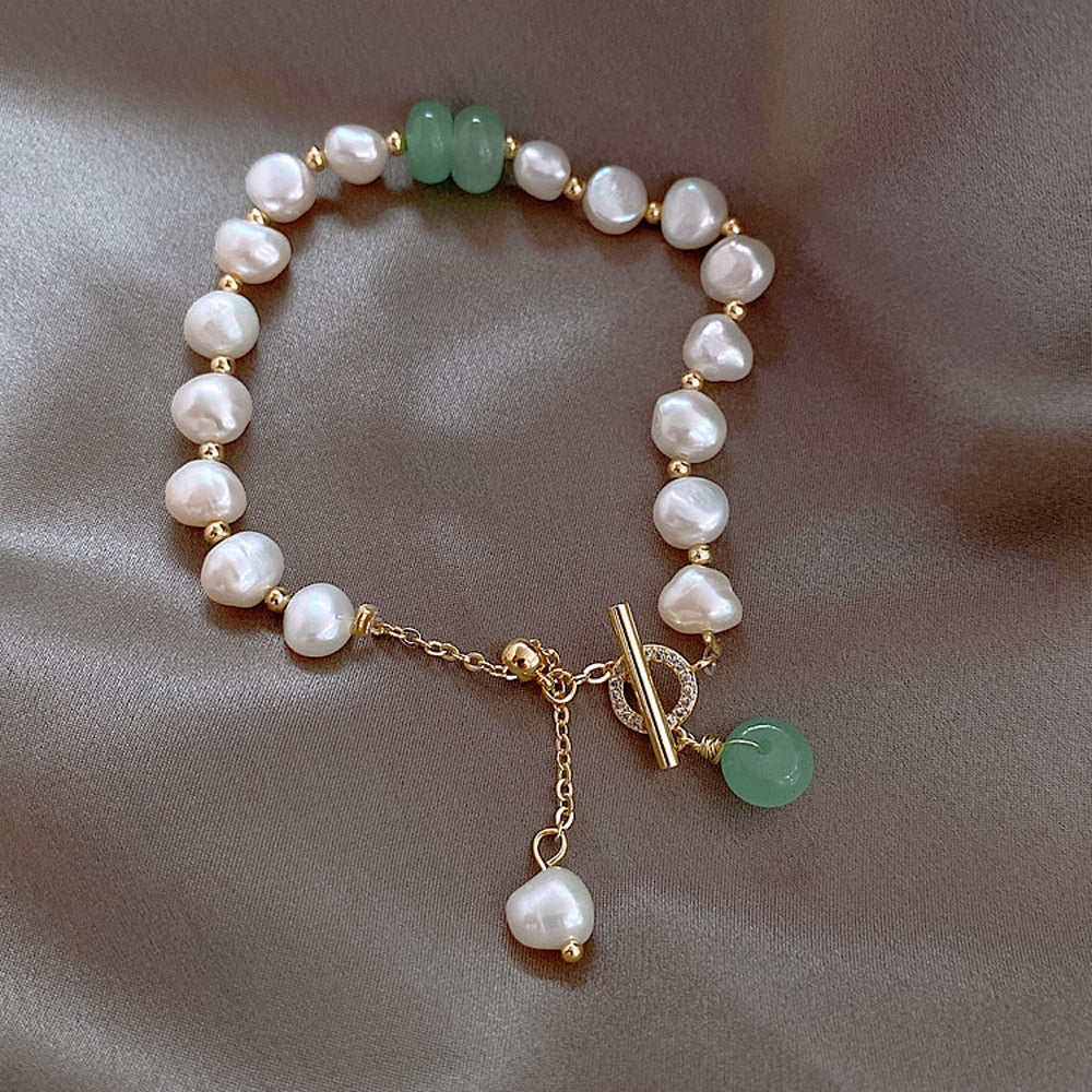 Soft pearl bracelet with refined details