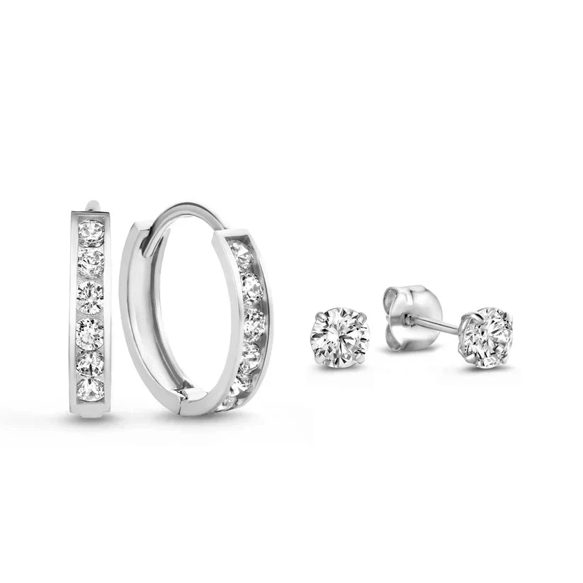 Elegant gold earrings with a refined design