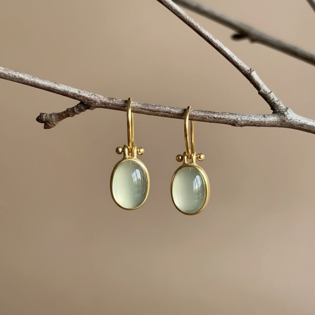 Vintage Earrings in Green Moonstone