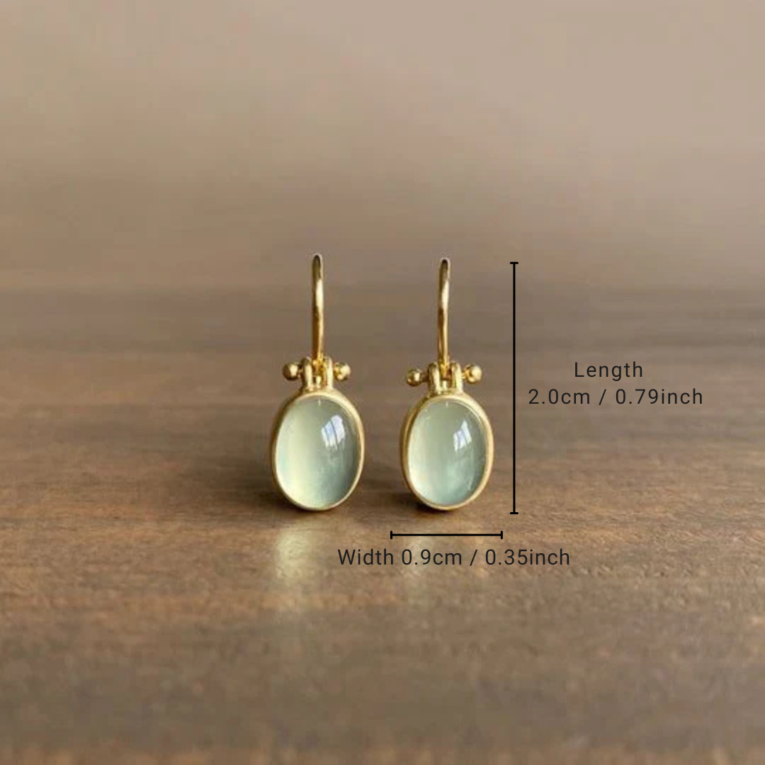 Vintage Earrings in Green Moonstone
