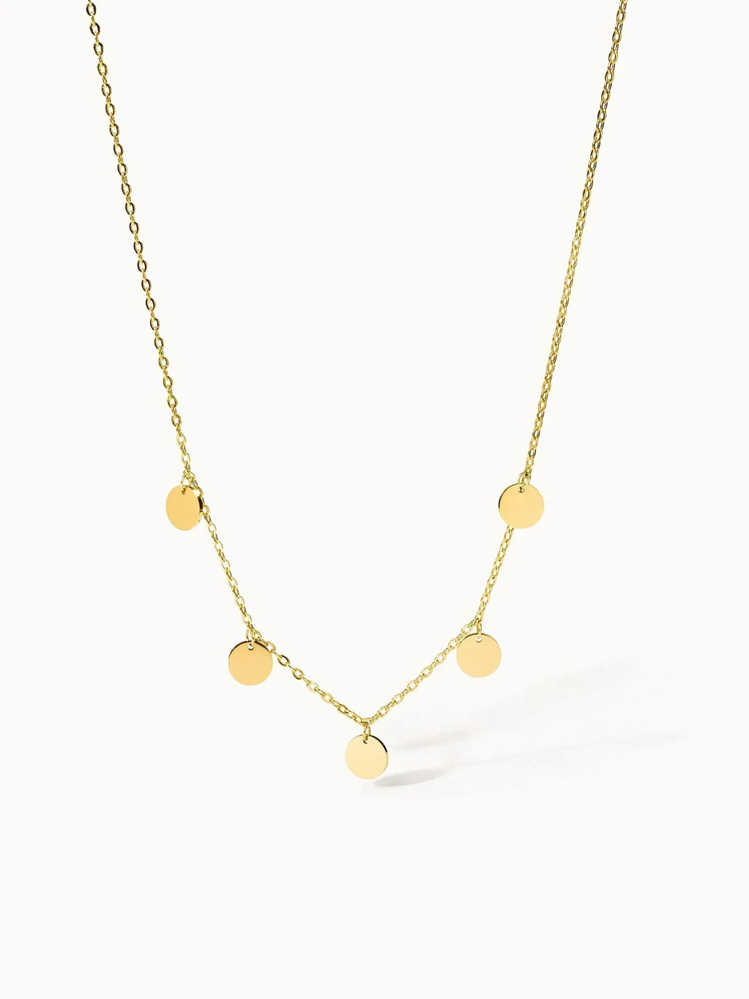 Elegant silver cultured chain with refined details