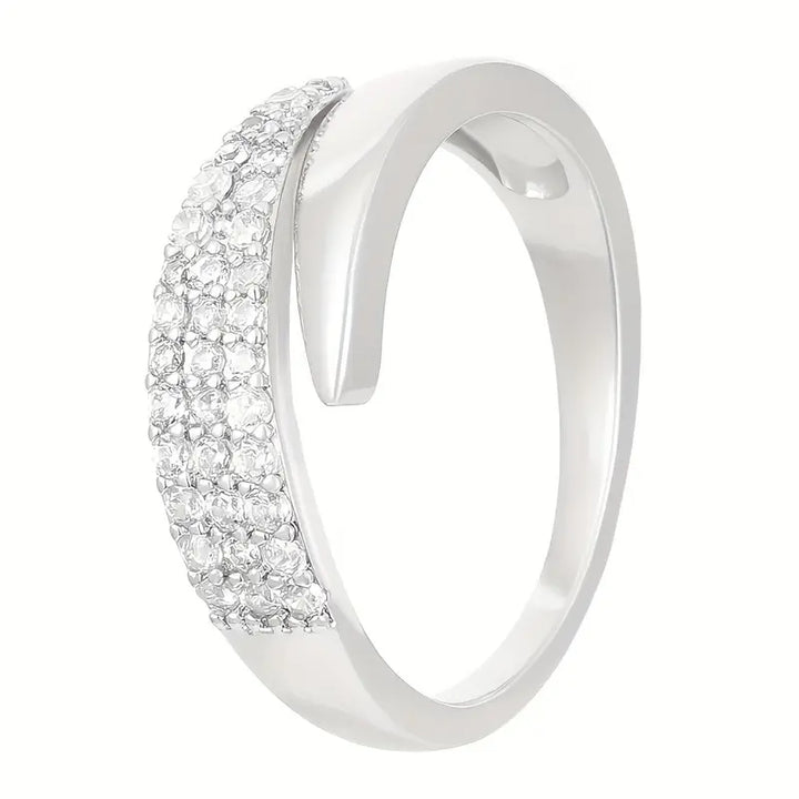 Eloise – A ring of timeless brilliance