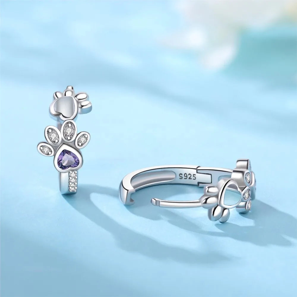 Earrings with Paw Print in Silver, with Zirconia and a Heart-Shaped Gemstone.