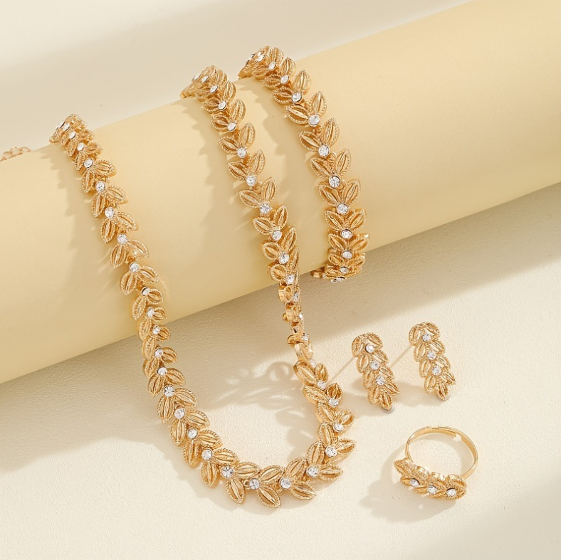 Éléonore™ – Golden Elegance for Every Moment