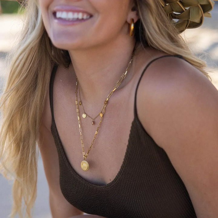 Elegant silver cultured chain with refined details