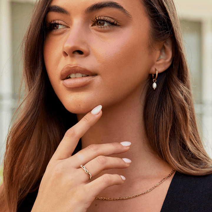 Pearl Bella Hoop Earrings