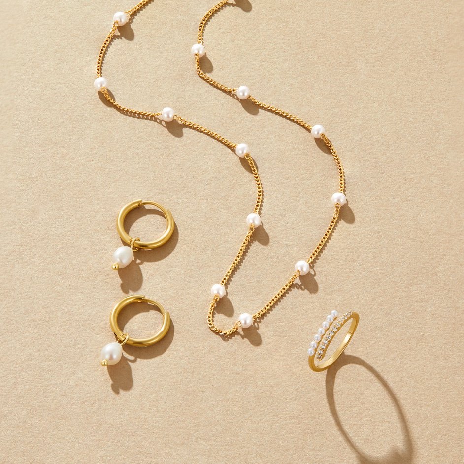 Bella Pearl Earrings