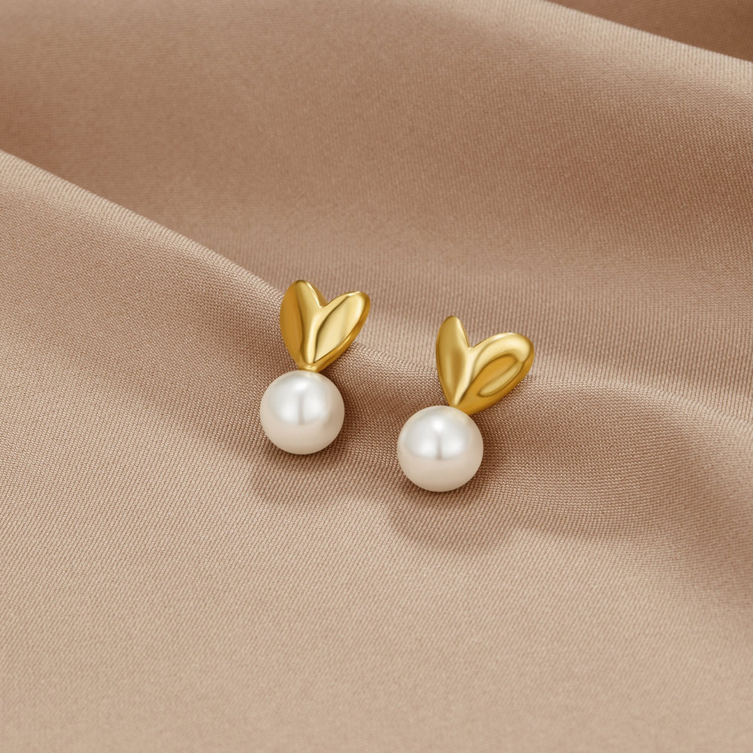 Heart earrings with pearl