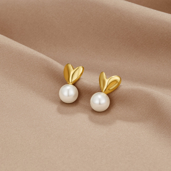 Heart earrings with pearl