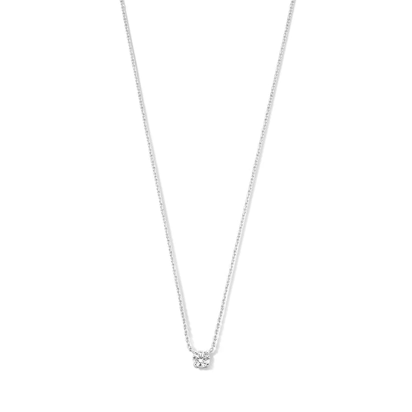 Elegant Gold Pendant with Moissanite