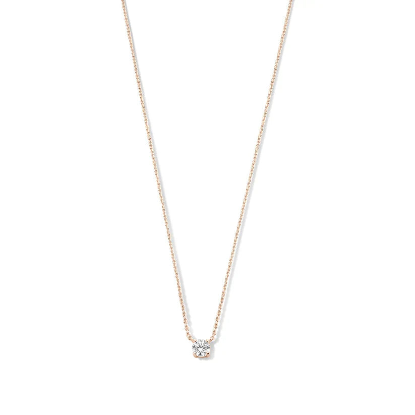 Elegant Gold Pendant with Moissanite