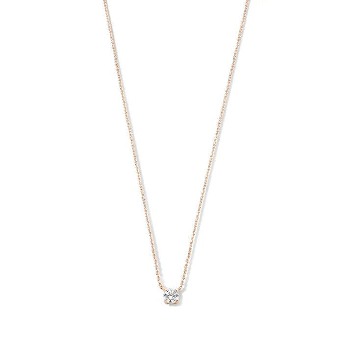 Elegant Gold Pendant with Moissanite