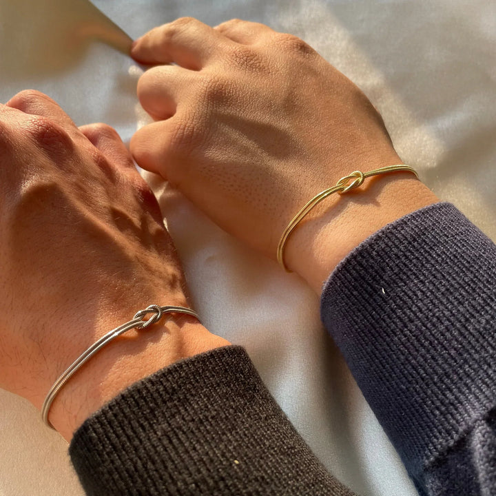 Forever Knot Bracelet (1+1 free)