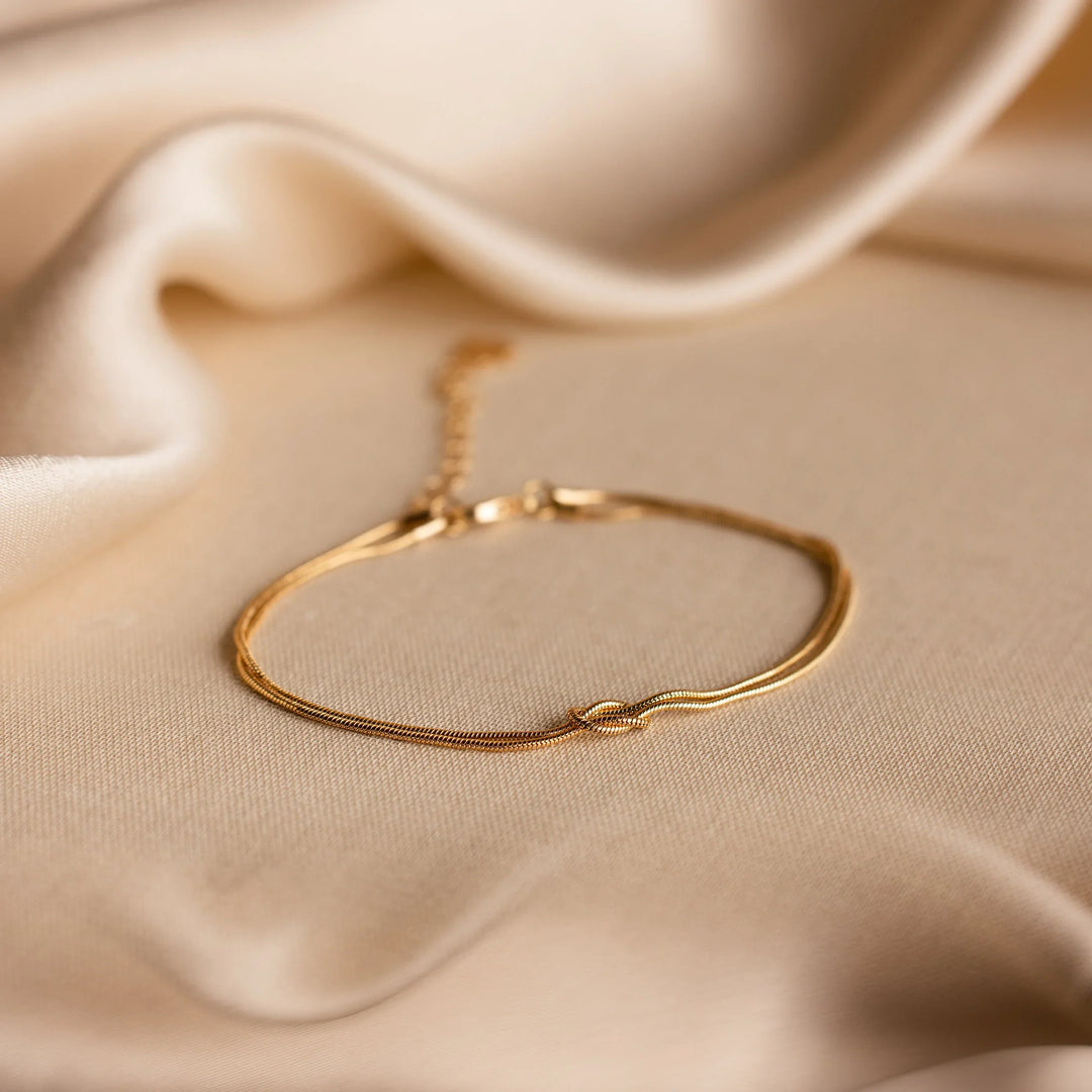 Forever Knot Bracelet (1+1 free)