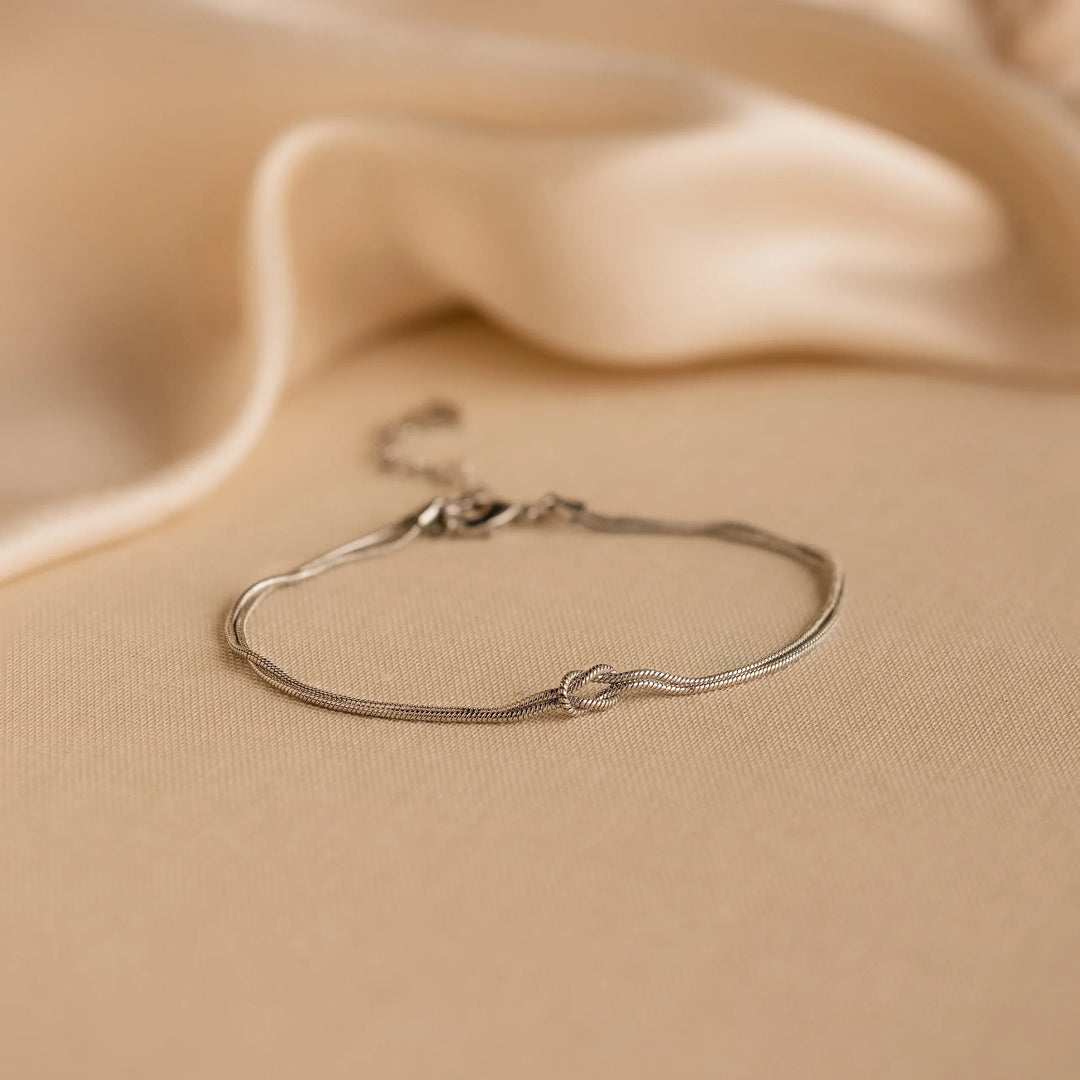 Forever Knot Bracelet (1+1 free)