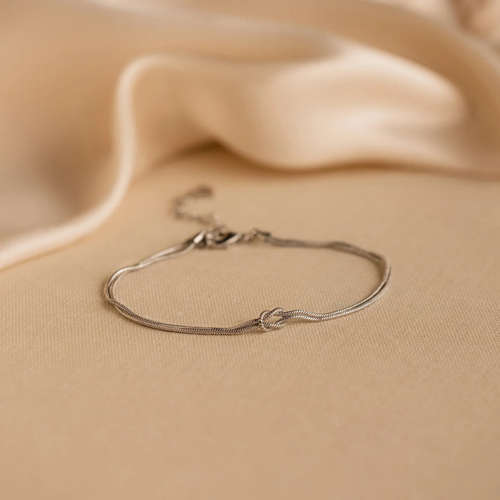 Forever Knot Bracelet (1+1 free)
