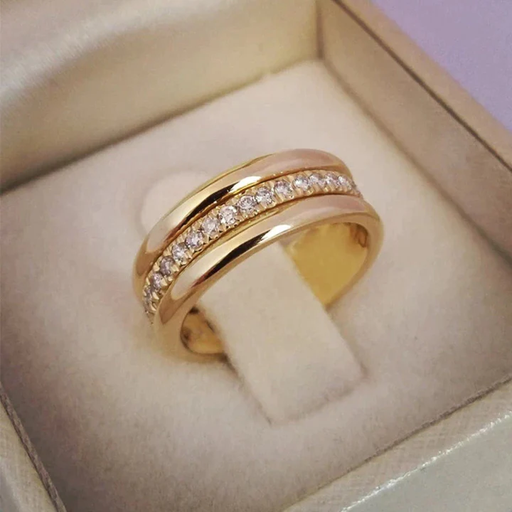 Sarah - Vintage Framed Zirconia Ring
