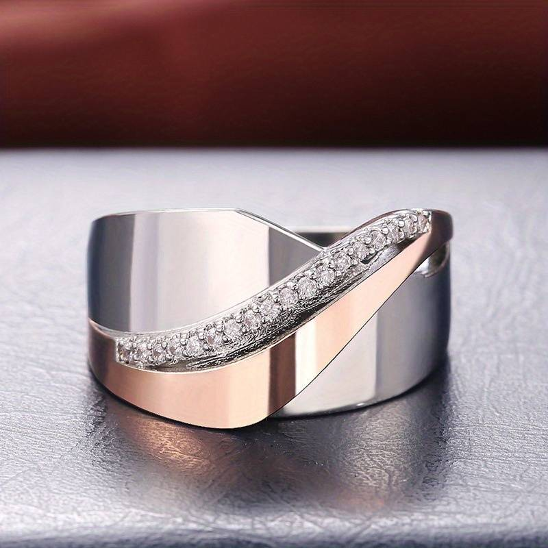 Elegant rose gold ring with sparkling zirconia