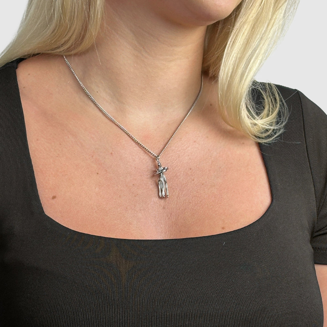 Améthysa™ – The Embrace Necklace, Symbol of Love and Tenderness