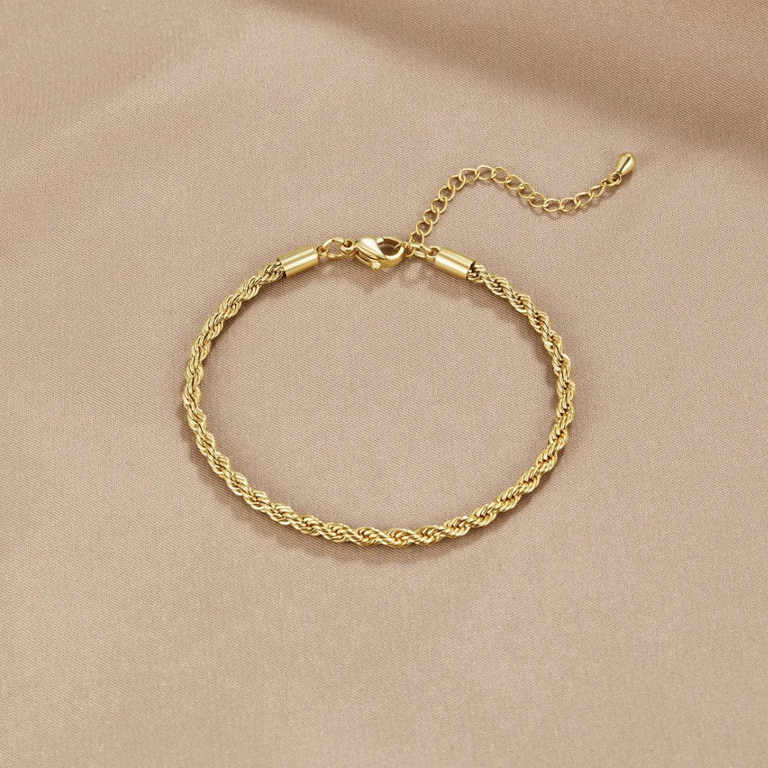 Chic Unfolded Bracelet