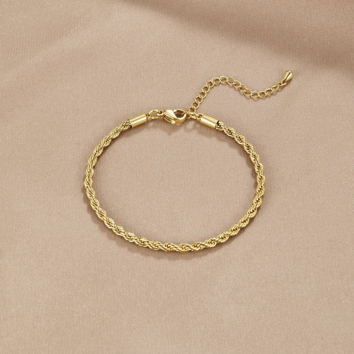 Chic Unfolded Bracelet