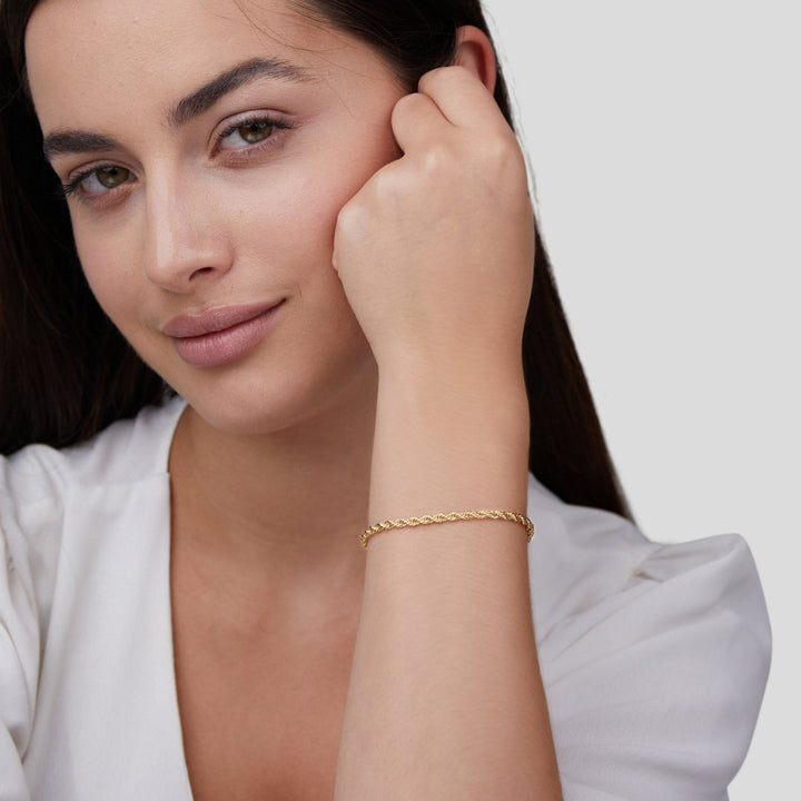 Chic Unfolded Bracelet