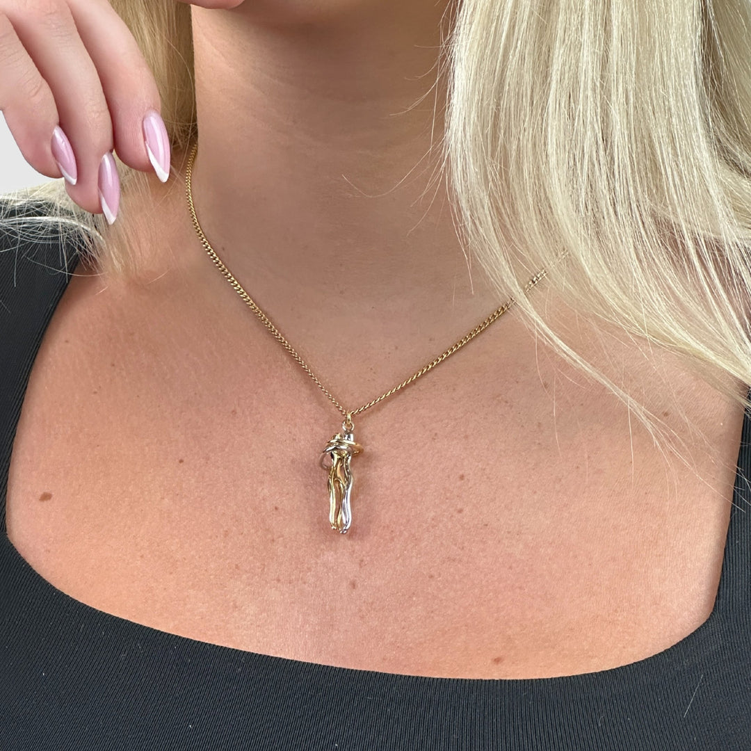 Améthysa™ – The Embrace Necklace, Symbol of Love and Tenderness