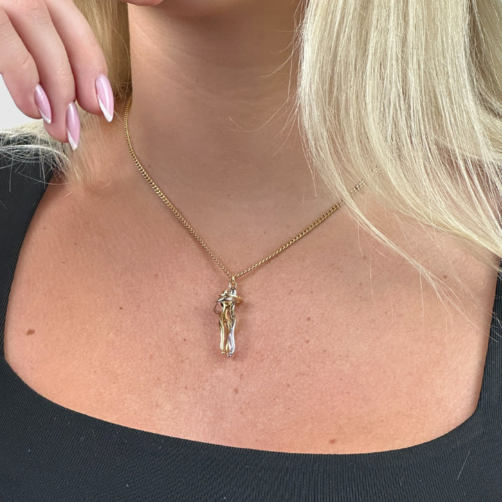 Améthysa™ – The Embrace Necklace, Symbol of Love and Tenderness